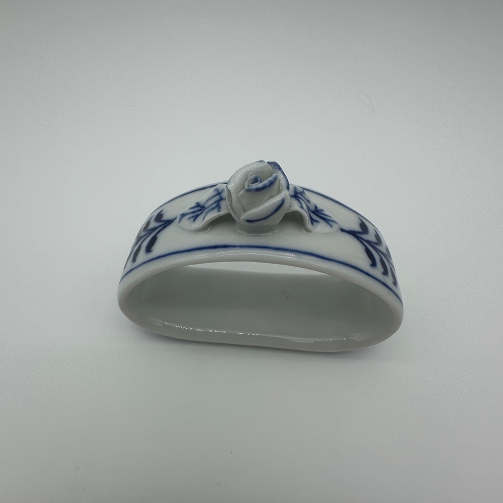 Original Bohemia Zwiebelmuster Blue Onion Porcelain Napkin Ring 3D Rose Czech